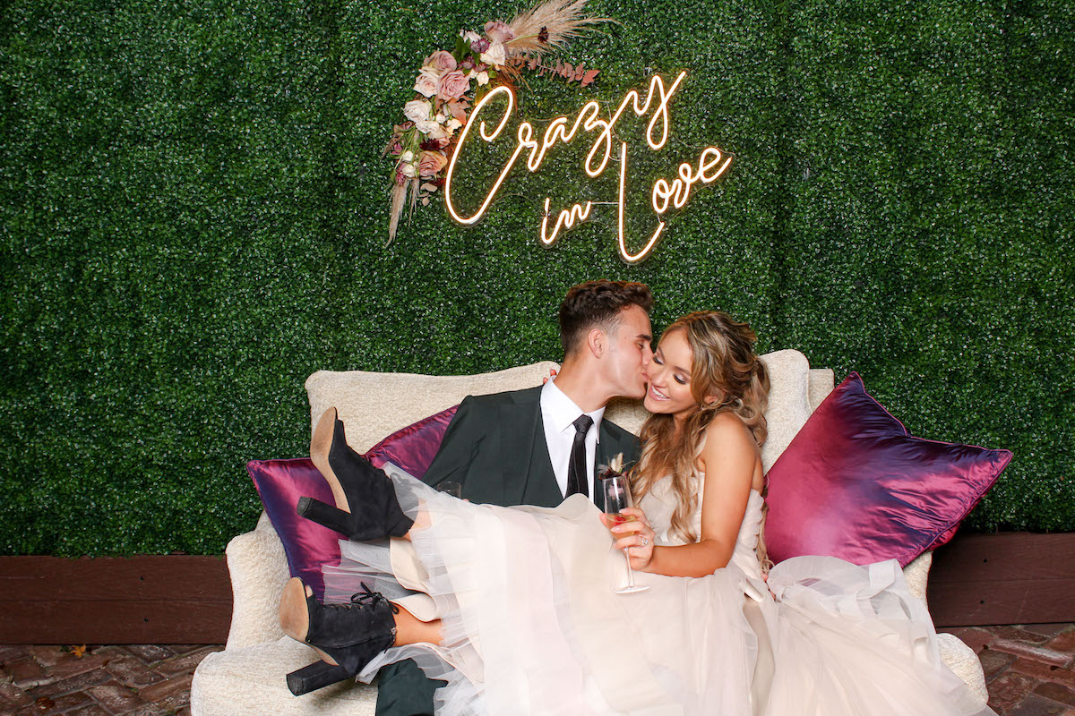 Wedding Photo Booth – Crazy in Love